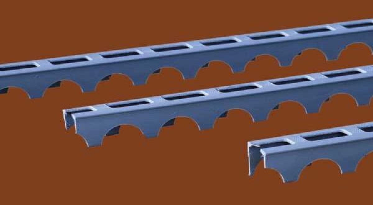 Távtartó léc, perforált